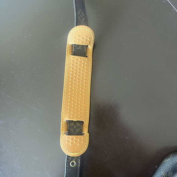 Authentic louis vuitton cross body bag - Picture 4 of 4